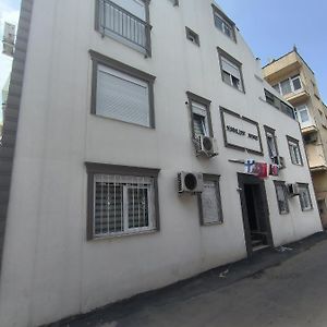 Hadrian Apart Hotel And Hostel